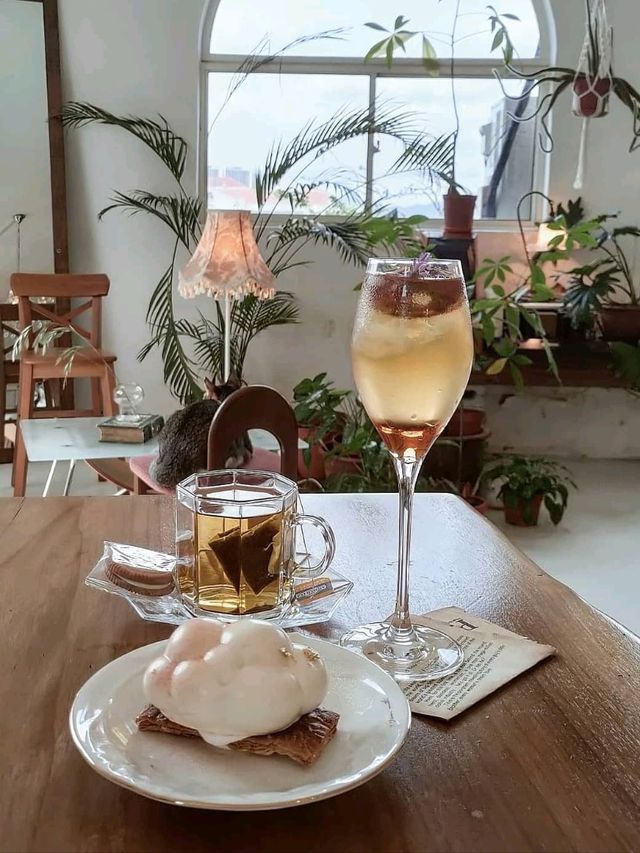 Cozy Afternoon Tea Experience at Flos Cafe in Cheras