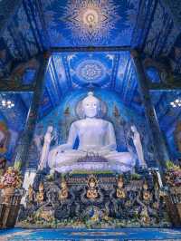 วัดร่องเสือเต้น วัดสีน้ำเงินแห่งเดียวในเชียงราย