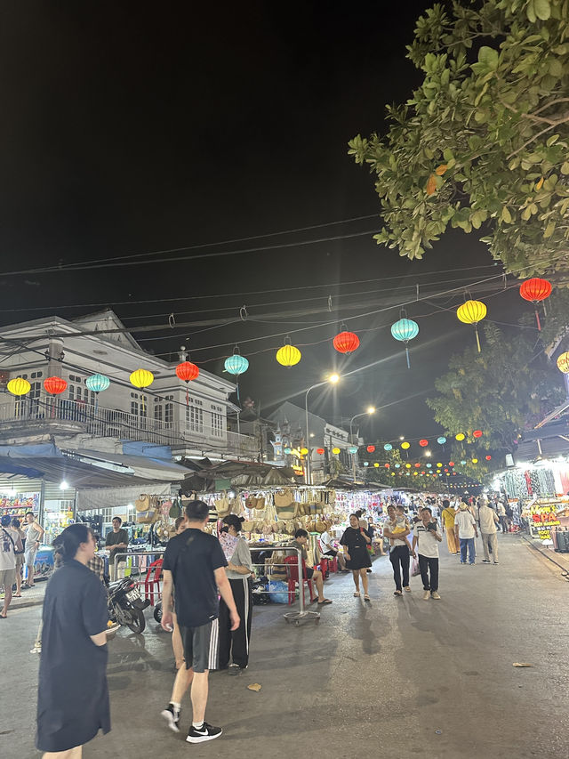 เดินเที่ยวชอปปิ้งเพลินที่ถนนคนเดินฮอยอัน 🇻🇳👋🏻