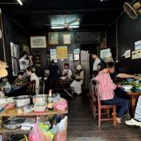 ร้านเด็ดหลวงพระบาง ร้านเก่าแก่ที่ห้ามพลาด 🇱🇦