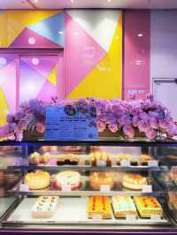 Popular PINK London cafe 🌸💐💓