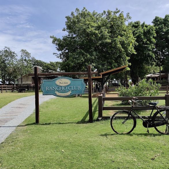 Rancho Charnvee Resort and Country Club