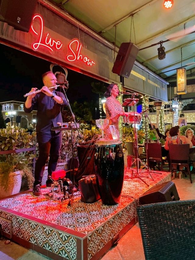 Cuban food and live music 
