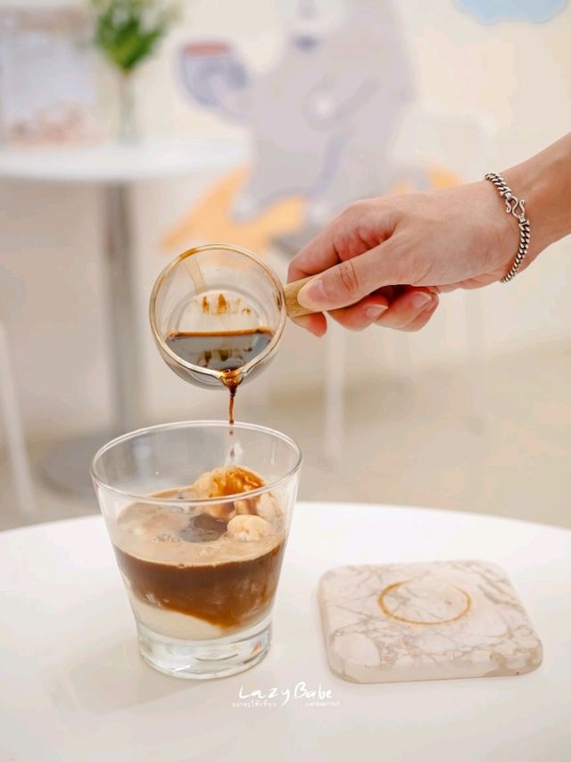 คาเฟ่เปิดใหม่ย่านท่าพระ LALUNA CAFE