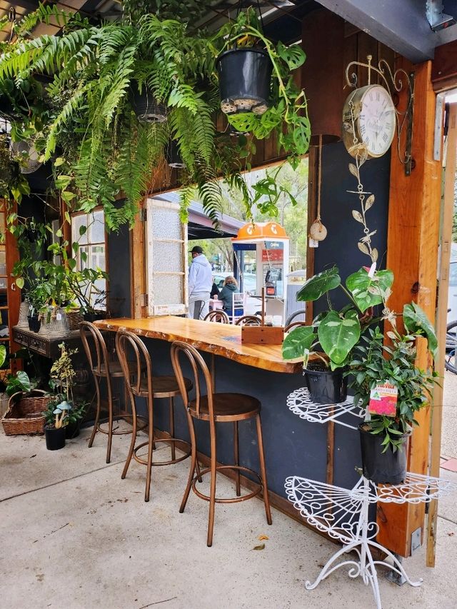 🇦🇺 Unique Garden-Themed Cafe on Beerburrum, QLD, Australia