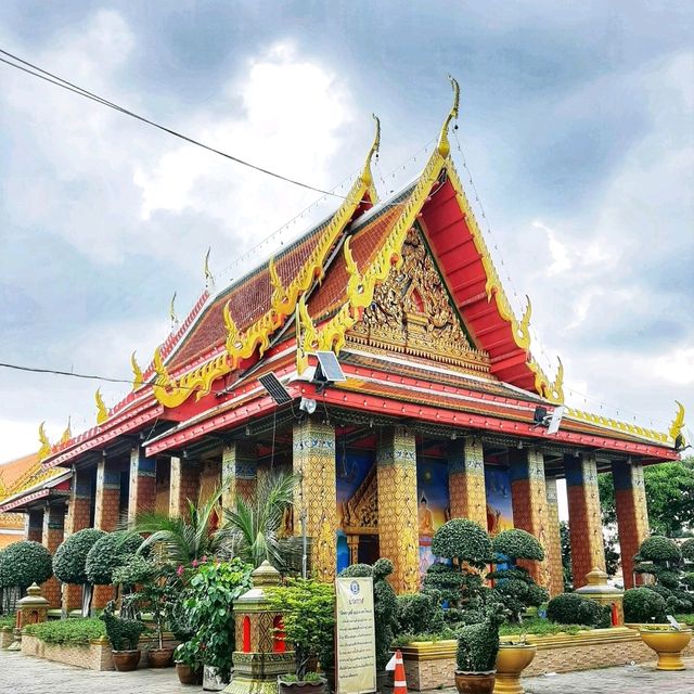 ขอพรความรักจากแม่นาค