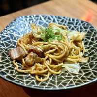【大阪・梅田】焼鳥や炭焼きが旨いレトロな居酒屋「純酒場 オキタヤ 梅田店」
