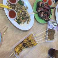 Popular food court in Penang with extensive of range local dishes 