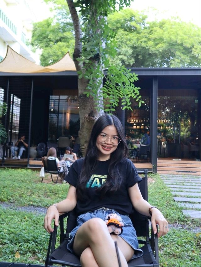 Round and Sip Café 