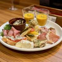 【大阪・北新地】全コース飲み放題付きの隠れ家的ビストロ「洋食ビストロ 一方美人」