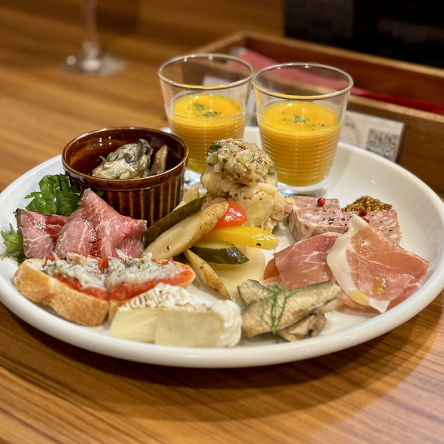 【大阪・北新地】全コース飲み放題付きの隠れ家的ビストロ「洋食ビストロ 一方美人」