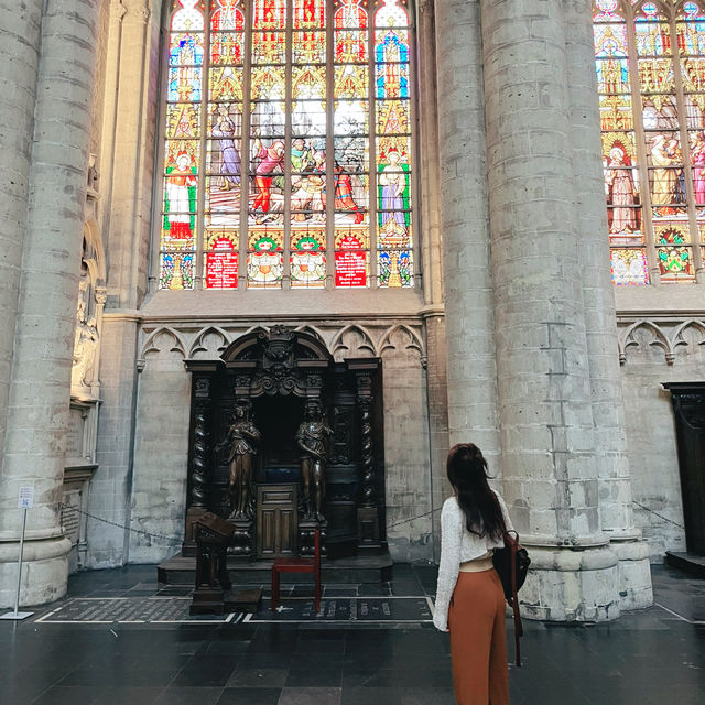 比利時🇧🇪｜必訪聖古都勒主教座堂⛪🌟