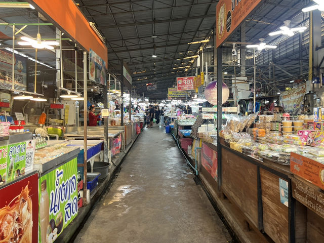 ตลาดประมงพื้นบ้าน อ่างศิลา