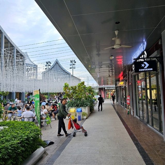 สวรรค์นักช็อป Village [สุวรรณภูมิ]