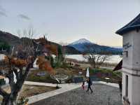 同時欣賞壯觀富士山及歐洲貴族喜愛的音樂盒