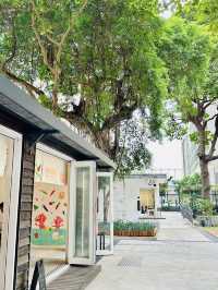 🇭🇰 鬧市中的古老建築，有小植物園草地，還可以睡覺🤣
