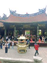ขอพรแบบปังๆ ที่วัดหลงซาน | Longshan Temple