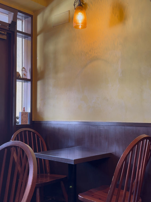Oimo Cafe Canary – A Charming Retro Cafe in Kamakura