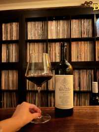 【沖縄】レコードに囲まれたオシャレなBAR🔈