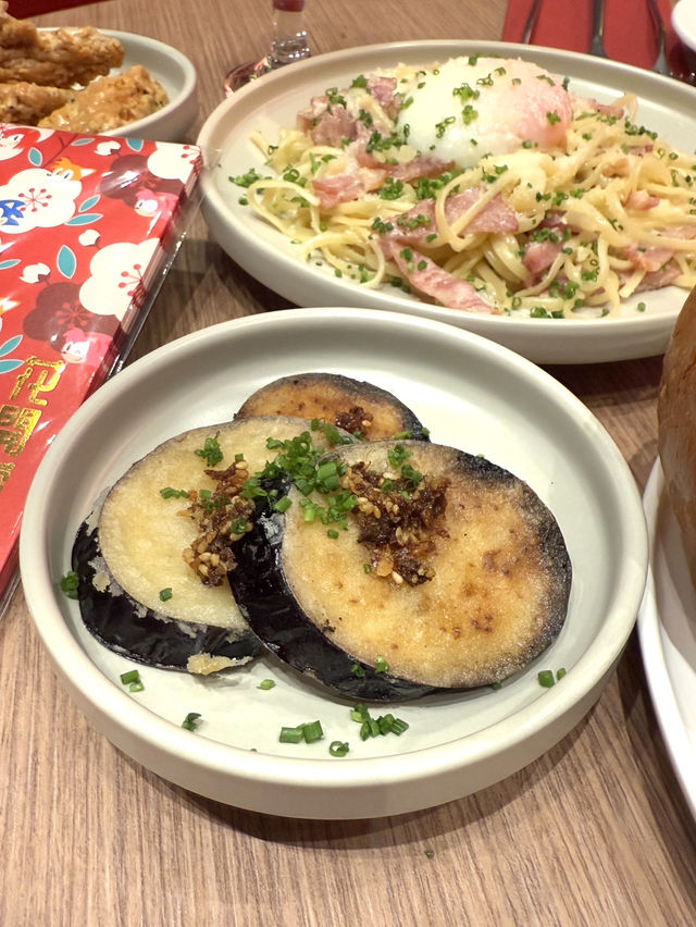【 一邊品嘗美食，一邊飽覽啟德主場館日夜美景 】