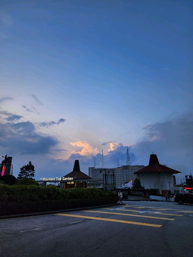 ✨Themepark atop a mountain 