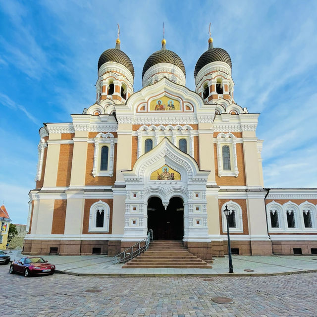 A stunning city where medieval charm meets modern vibrancy👫🎉