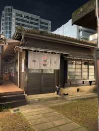 中平路故事館：夜晚漫步的溫暖氛圍