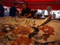 【イタリア・カターニア】活気あるのシチリア半島で最も大きい魚市場