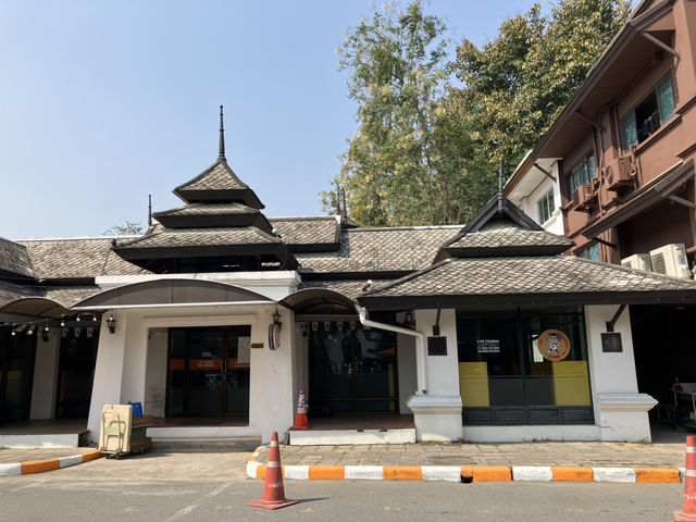 泰國🇹🇭清邁 全球唯一蘭納王朝建築風格星巴克