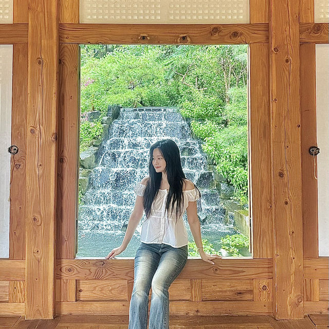 서울에 있는 이색적인 데이트 장소 <청운문학도서관>💕