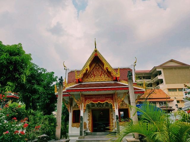 泰國曼谷市中心唐人街老城區古跡寺廟老建築市場一日遊行程，適合打卡拍照📸