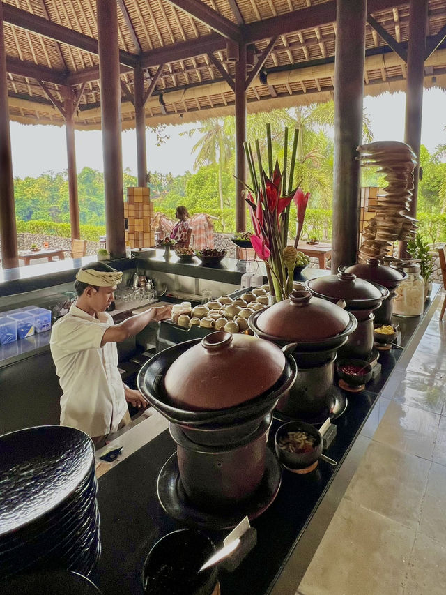 Breakfast buffet ที่โรงแรม Alila Ubud บาหลี