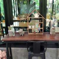 🌹🌻เอื้องหลวงจันท์ รีสอร์ท & คาเฟ่ดอกไม้🌸🌼