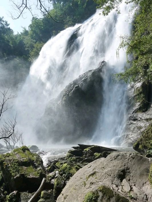 น้ำตกที่สวยและไม่ต้องเดินเยอะจอดรถแล้วถึงเลย