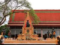 ตลาดน้ำอัมพวา ตลาดสำหรับครอบครัว