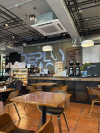 Deploy Space Cafe คาเฟ่ที่ติด BTS รัชโยธิน