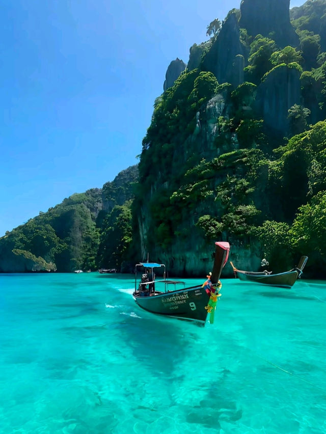Phuket Paradise: Where the Sea Breeze Washes Your Worries Away