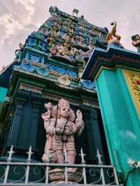 Sri Mariamman Temple: A Sacred Jewel in Singapore’s Chinatown