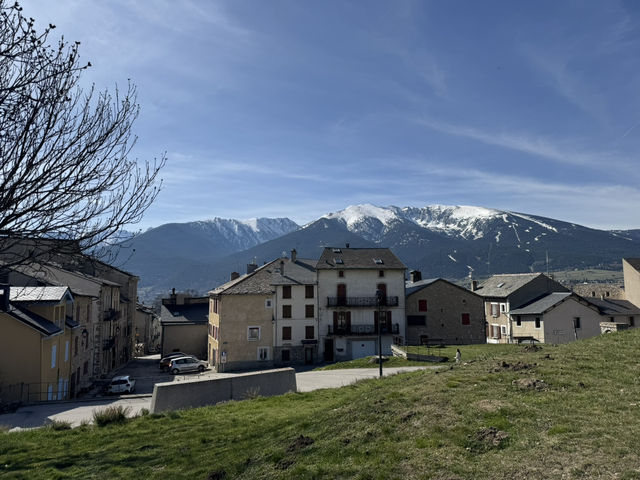 【フランス モン・ルイ】フランス南部ピレネー山脈に位置する都市