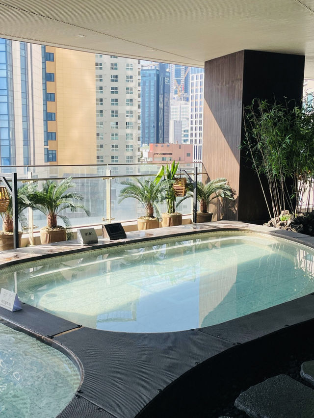 釜山必玩 Club D Oasis 水上樂園｜泡湯 汗蒸幕 無邊際泳池一次滿足！