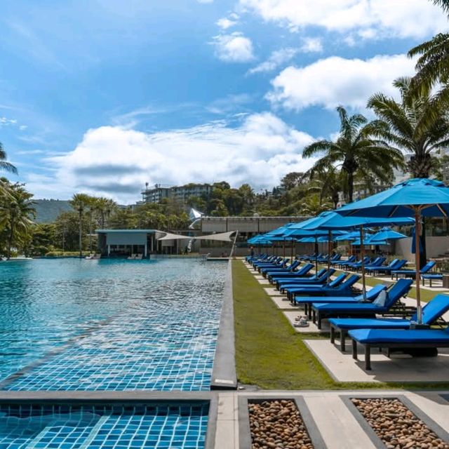 Hyatt Regency Phuket โรงแรมหรูที่ตั้งอยู่บนเนินเขา