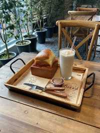 【韓国🇰🇷狎鴎亭カフェ】Standard Bread スタンダードブレッド