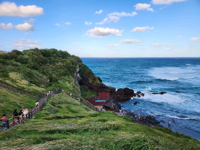 Seongsan Ilchulbong – Chasing the Sunrise at Jeju’s Crown Jewel
