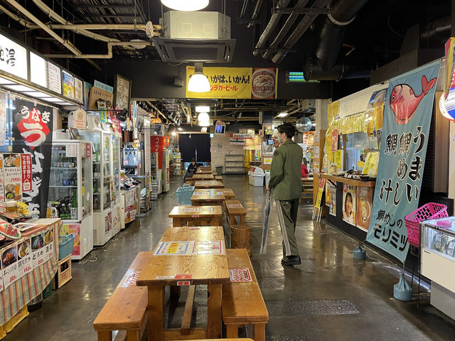 高知の夜はここで決まり！高知の美味しいグルメを満喫しながらお酒が飲めるひろめ市場🍶🐟