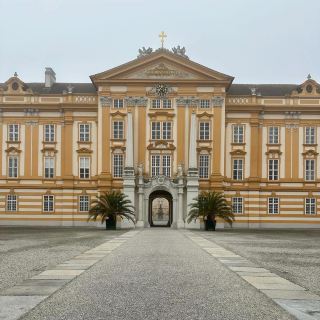 🏰 *Melk Abbey: Austria's Baroque Jewel on the Danube* 🌿📚