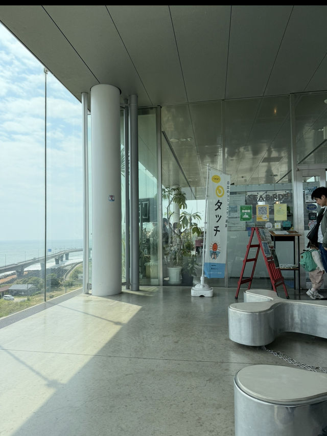 彷彿漂浮在太平洋上的玻璃車站--JR常磐線日立車站