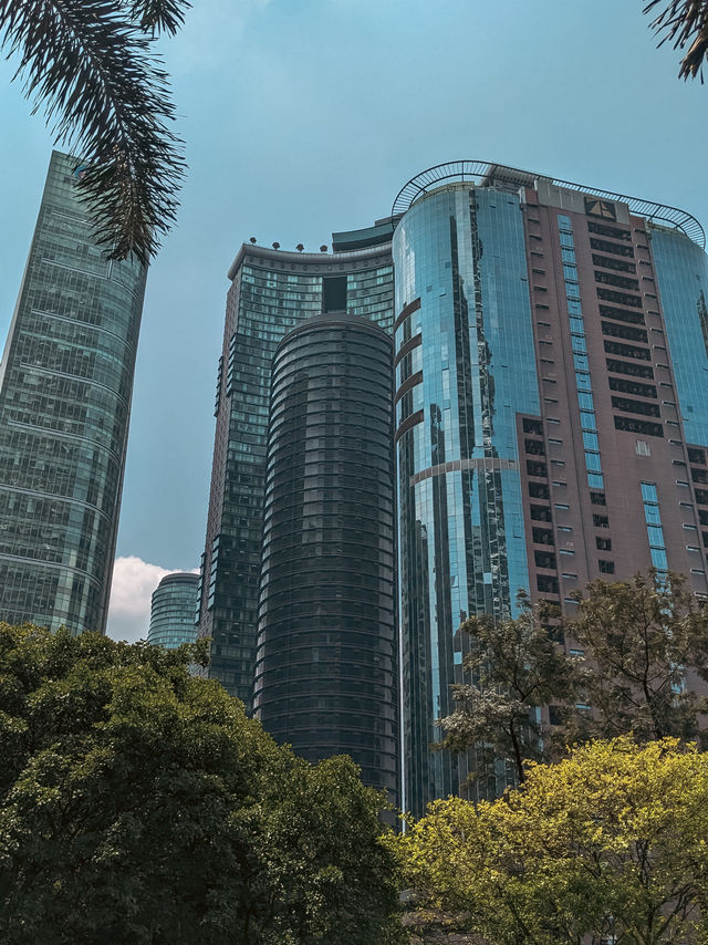 🇲🇾 Kuala Lumpur – Part 2: A City That Makes You Stay Longer Than Planned 🏙️⏳🌴 