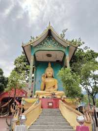 Wat that สัมผัสวัดพื้นบ้านสวยๆที่วังเวียง 