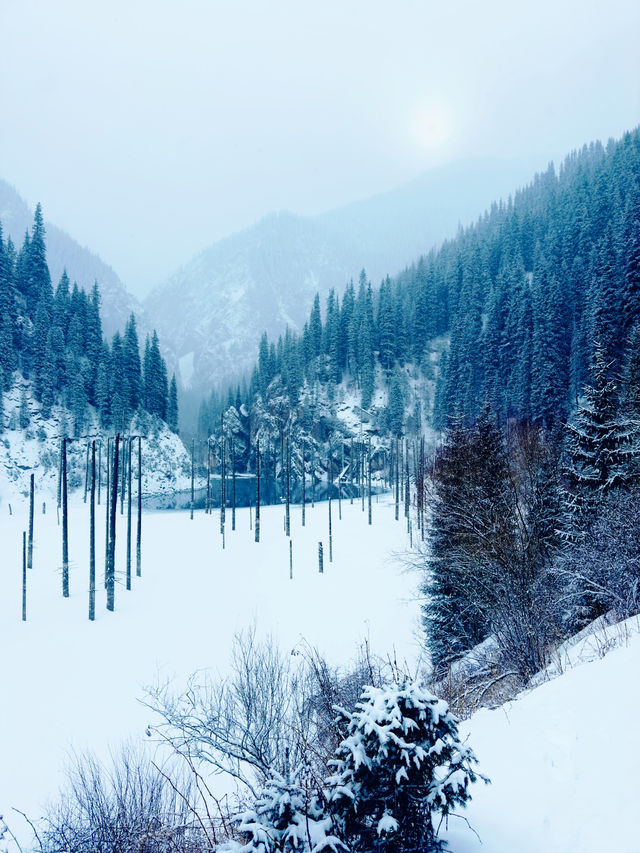 Frozen Dreams: A Winter Escape to Lake Kaindy