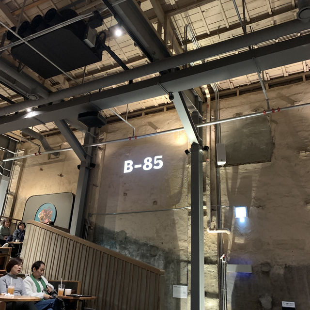 【🇰🇷京東1960星巴克】舊劇場改建古色古香咖啡館
